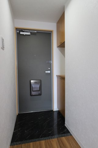 エグゼ八木北の玄関|シューズボックス付き玄関