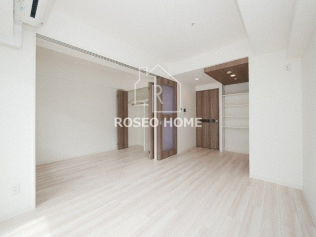 ラドゥセール谷町の居間・リビング