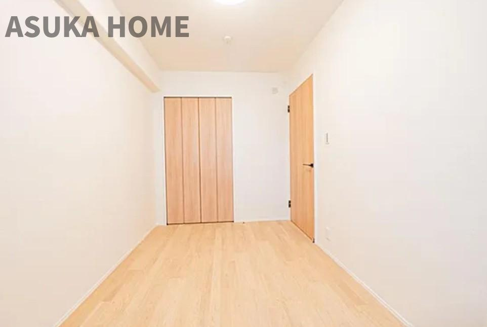 ハイラーク横浜白山の洋室|4.9帖の洋室。家族一人ひとりの大切なプライベート空間の居室。家具の配置のご相談は是非お任せください。