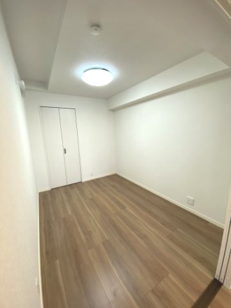 ウイング表町の洋室|明るい洋室です