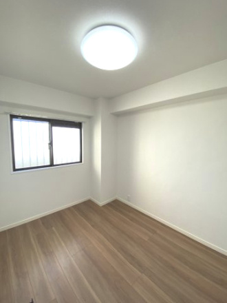 ウイング表町の洋室|壁も床もぴかぴかの洋室です