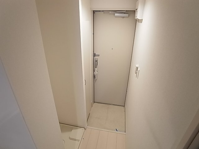 神戸市兵庫区駅南通３丁目の賃貸マンションの玄関