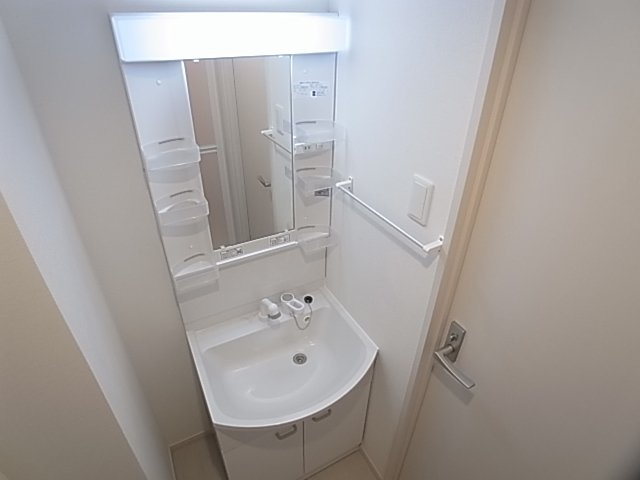 神戸市兵庫区駅南通３丁目の賃貸マンションの洗面所