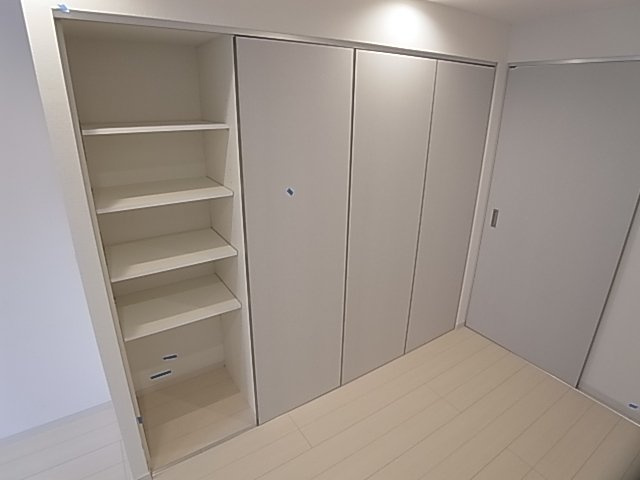 神戸市兵庫区駅南通３丁目の賃貸マンションの収納