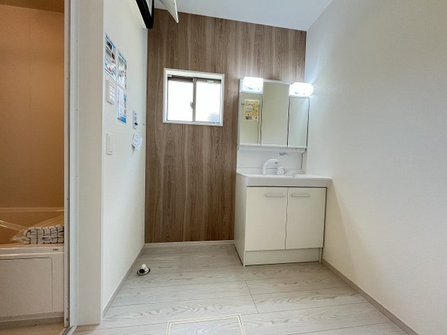 【洗面所】 | 福岡市城南区梅林3丁目2期　2号棟（全2棟）【仲介手数料無料・0円】 | 現地写真。