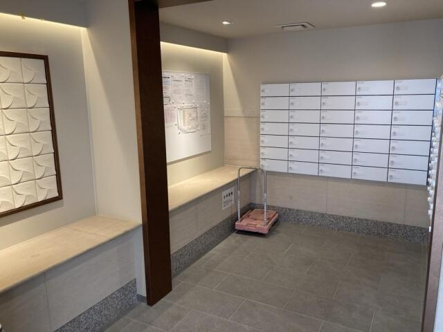 パークナードフィット田園調布のロビー|ゆとりのあるロビーです