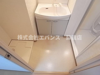 【洗面所】 | ロシニョル | 脱衣スペースもあります