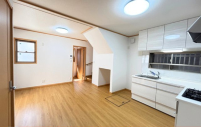 【居間・リビング】 | 八尾市上尾町2丁目　中古戸建