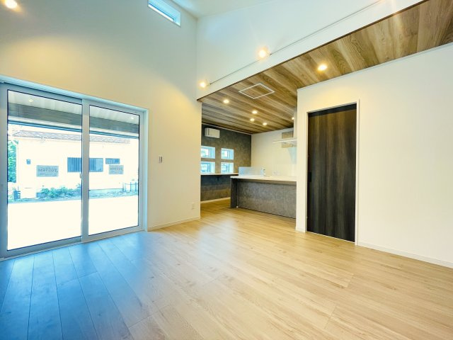 【居間・リビング】 | 児玉郡美里町大字木部　中古戸建