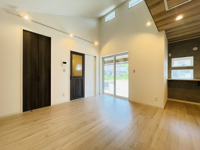 【居間・リビング】 | 児玉郡美里町大字木部　中古戸建