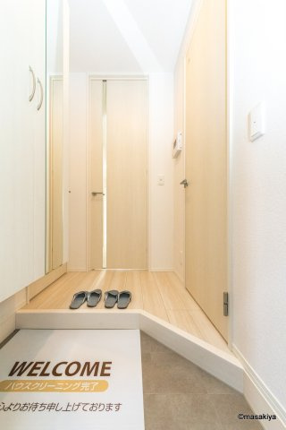 リヴェール中御所　Cの玄関