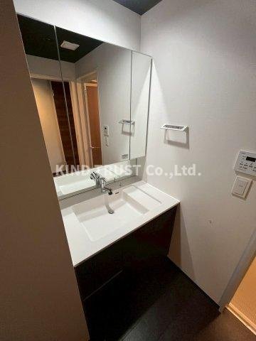 セントリヴィエ大阪梅田の洗面所|ゆったりとスペースのある洗面所