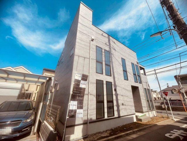 【居間・リビング】 | ～インフィーア Vol. 66　練馬区春日町４丁目　ブランド新築戸建て～ | 【LDK完成イメージ】落ち着いた個性が光るインテリア提案です