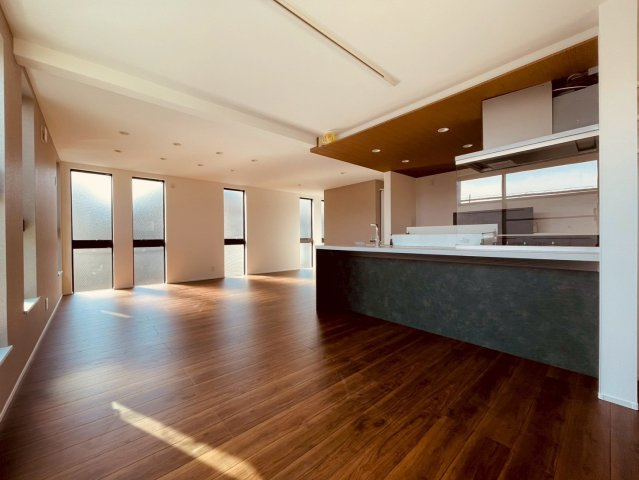 【間取り】 | ～インフィーア Vol. 66　練馬区春日町４丁目　ブランド新築戸建て～ | 開放的な屋上庭園、パントリーや備蓄倉庫等の収納豊富なプラン