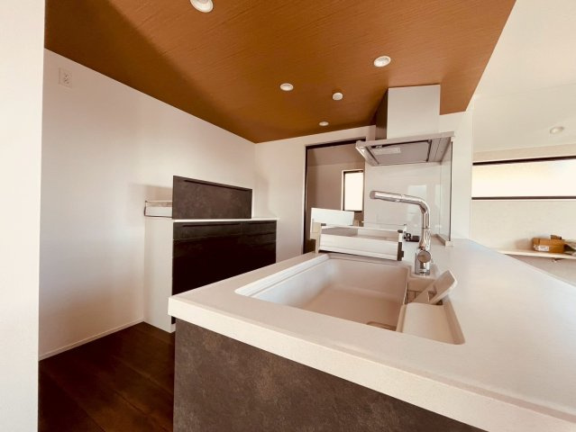 【居間・リビング】 | ～インフィーア Vol. 66　練馬区春日町４丁目　ブランド新築戸建て～ | 【建築中】少しずつ形になっていく住まい、工事の進捗が楽しみ