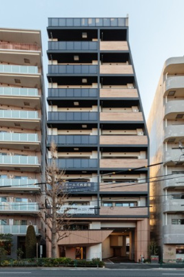 【外観】 | パークホームズ西荻窪アベニュー | 鉄筋コンクリート造のがっちりとした建物。