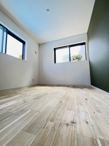 Green Modern― 江ノ島を望むロフトと、無垢の温もり ―の洋室