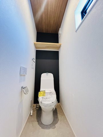 Green Modern― 江ノ島を望むロフトと、無垢の温もり ―のトイレ