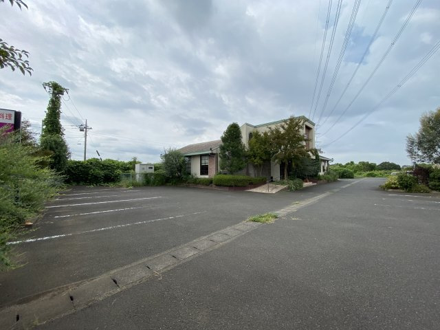 下妻店舗事務所の駐車場
