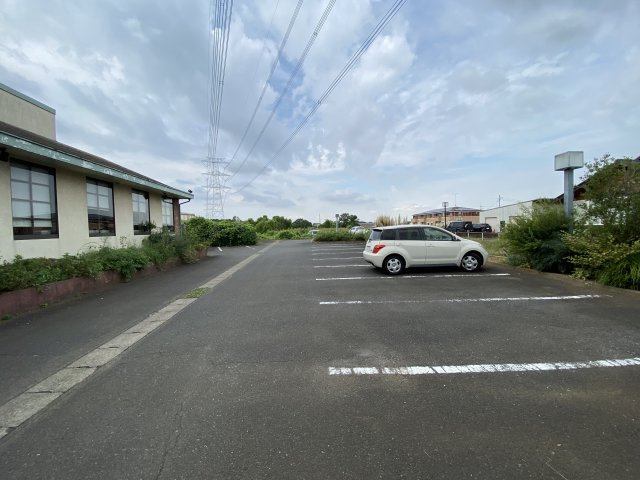 下妻店舗事務所の駐車場