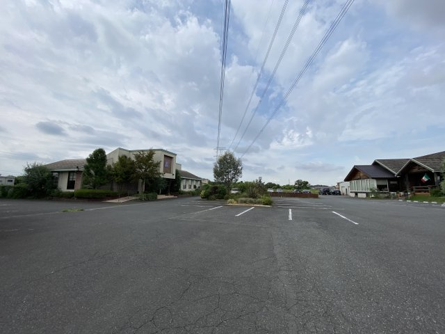 下妻店舗事務所の駐車場