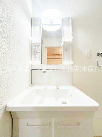 VANCOUVER1118大曽根の洗面所