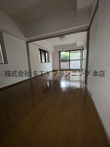 仲介手数料０円！ジュノスの居間・リビング