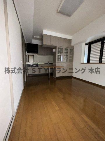 仲介手数料０円！ジュノスの居間・リビング