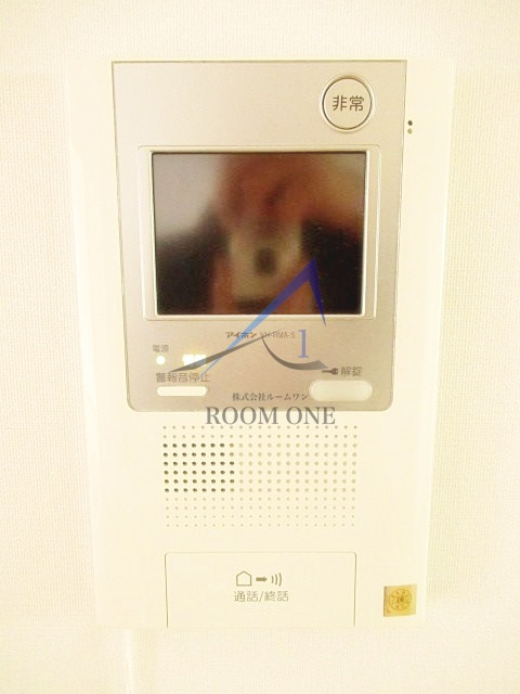 ハウスパティオのセキュリティ|モニター付きインターホンです。