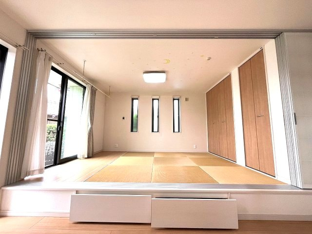 あま市中萱津　売戸建の和室|子供の遊び場・昼寝スペースとして利用できる畳コーナー有り！