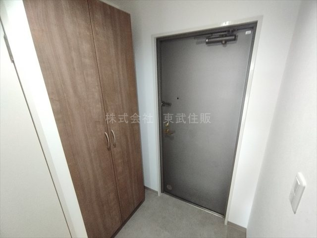 【玄関】 | アーベイン川越南大塚キッズプレース | ゆったりとした玄関です