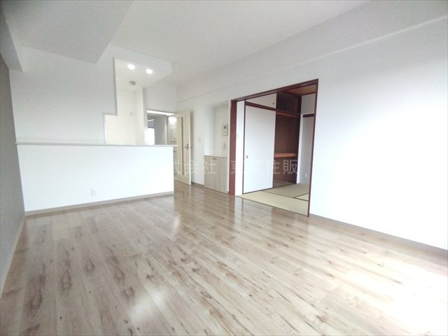 【ダイニング】 | アーベイン川越南大塚キッズプレース | 食卓を囲むダイニング