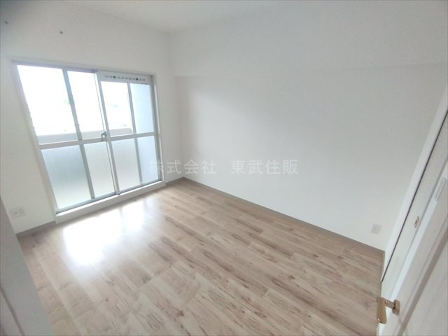 【洋室】 | アーベイン川越南大塚キッズプレース | 使い勝手のいい6.2帖の洋室です