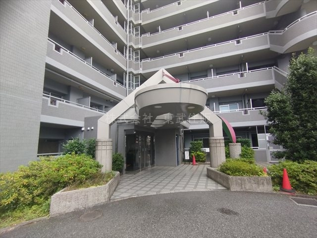 【エントランス】 | アーベイン川越南大塚キッズプレース | ゆとりのあるエントランスです