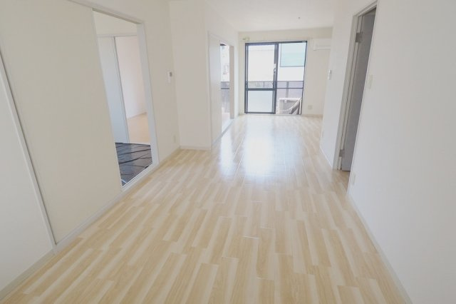 TKハイツの居間・リビング