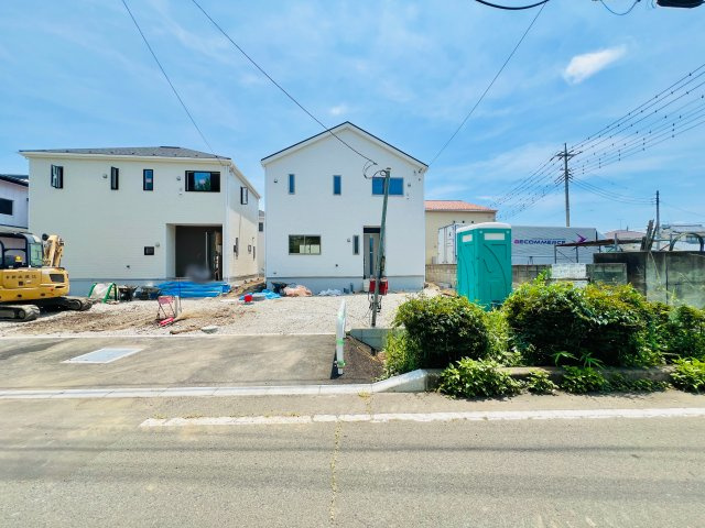 前橋市女屋町の前面道路含む現地写真|暮らしやすい住環境♪