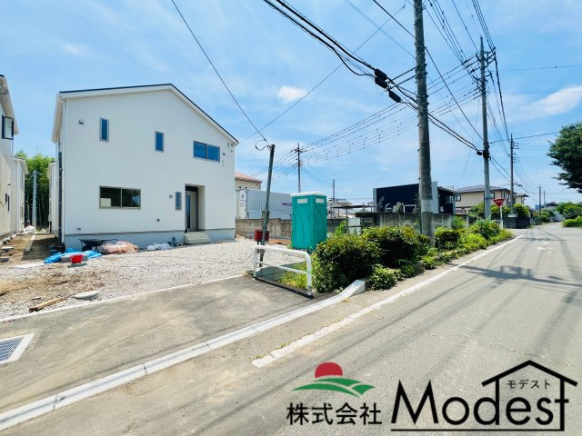 前橋市女屋町の前面道路含む現地写真|前面道路7ｍで駐車も楽々♪