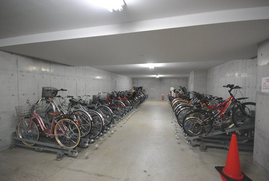 板橋区氷川町の賃貸マンションの駐車場