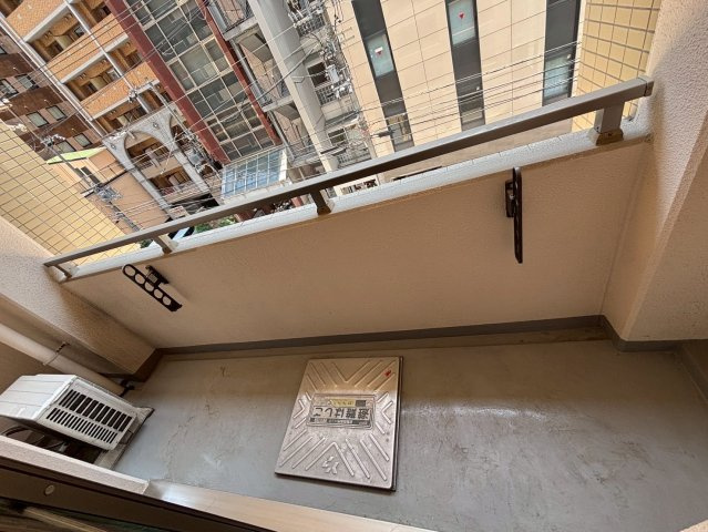 大阪市中央区南久宝寺町２丁目の賃貸マンションのバルコニー