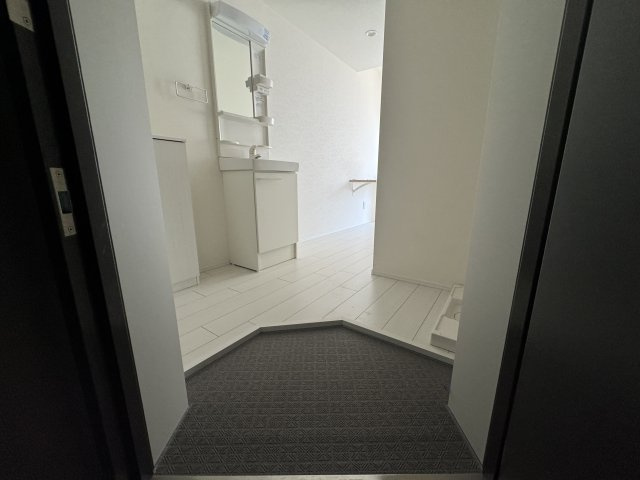 Liz西日暮里の玄関