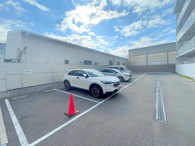 グランフォルテ田川の駐車場