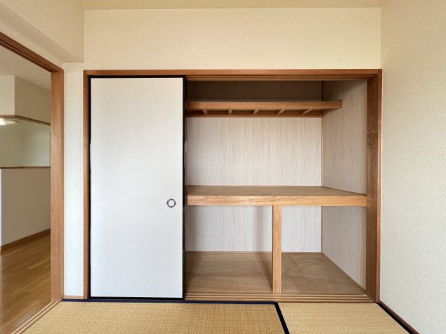 リファインド・Fの内装