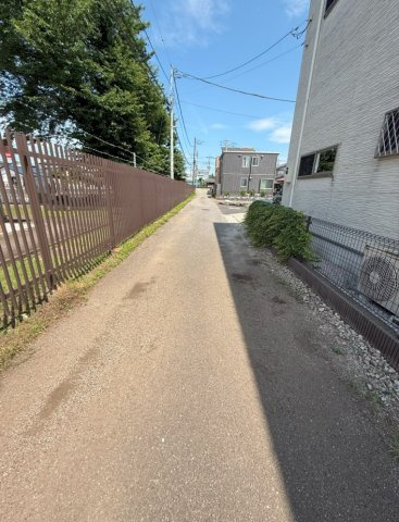 宇都宮市上横田町　土地の前面道路含む現地写真