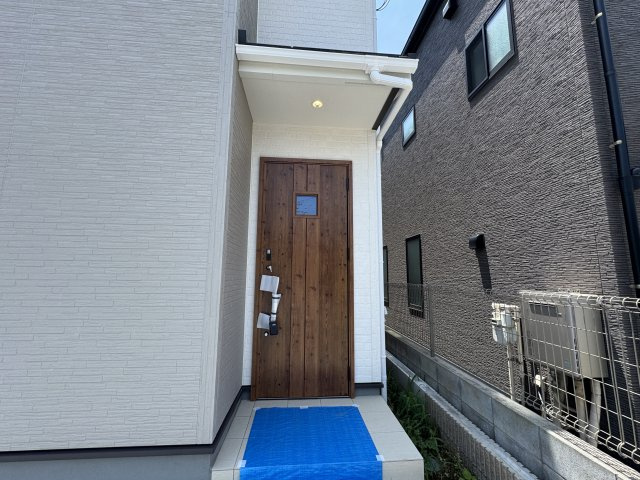 柏市しいの木台４丁目新築戸建【高柳西小学校：6分】のエントランス|エントランス・玄関ポーチ