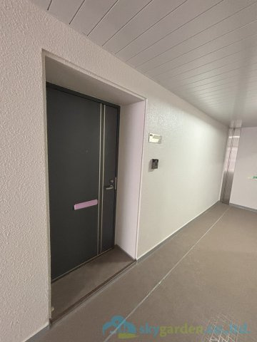 本厚木リバーサイドマンション参番館の玄関