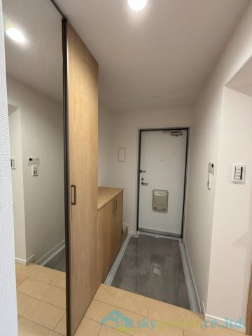 本厚木リバーサイドマンション参番館の玄関