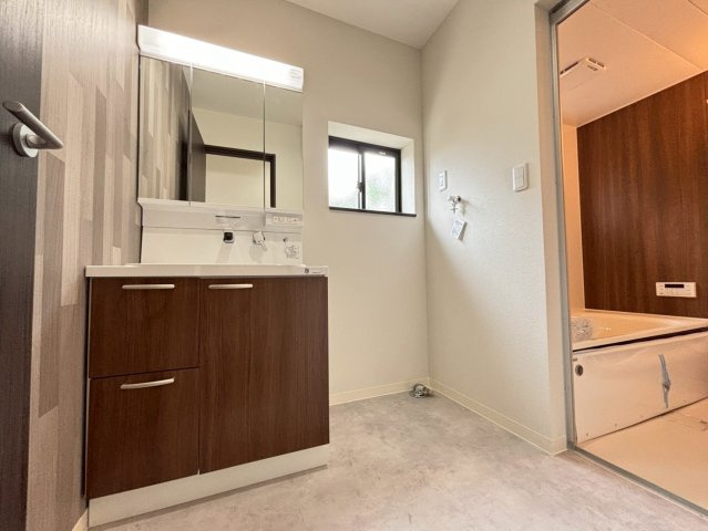 仁井令の独立洗面台