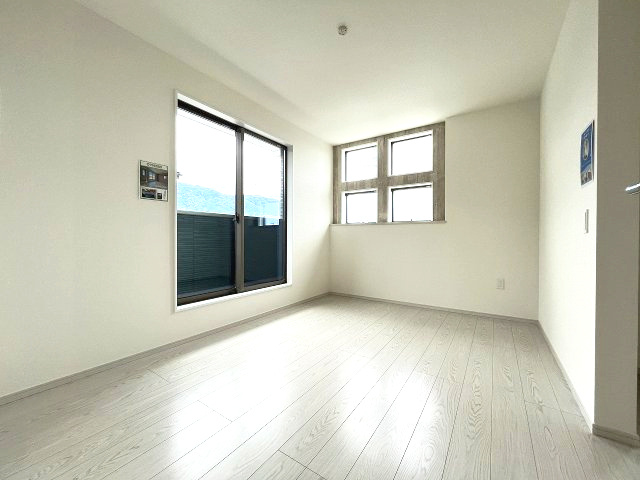 【寝室】 | 福岡市南区大平寺2丁目4期　1号棟（全3棟）【仲介手数料無料・0円】 | 現地写真。2階主寝室です。