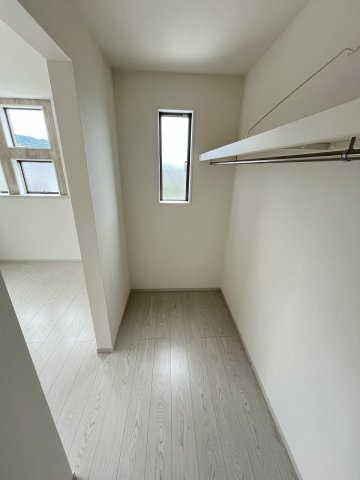 【収納】 | 福岡市南区大平寺2丁目4期　1号棟（全3棟）【仲介手数料無料・0円】 | 現地写真。ウォークインクローゼットです。