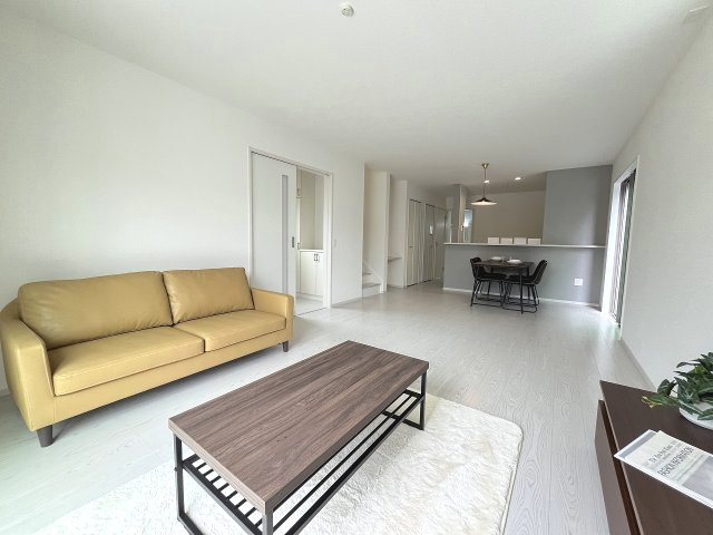 【居間・リビング】 | 福岡市南区大平寺2丁目4期　1号棟（全3棟）【仲介手数料無料・0円】 | 現地写真。